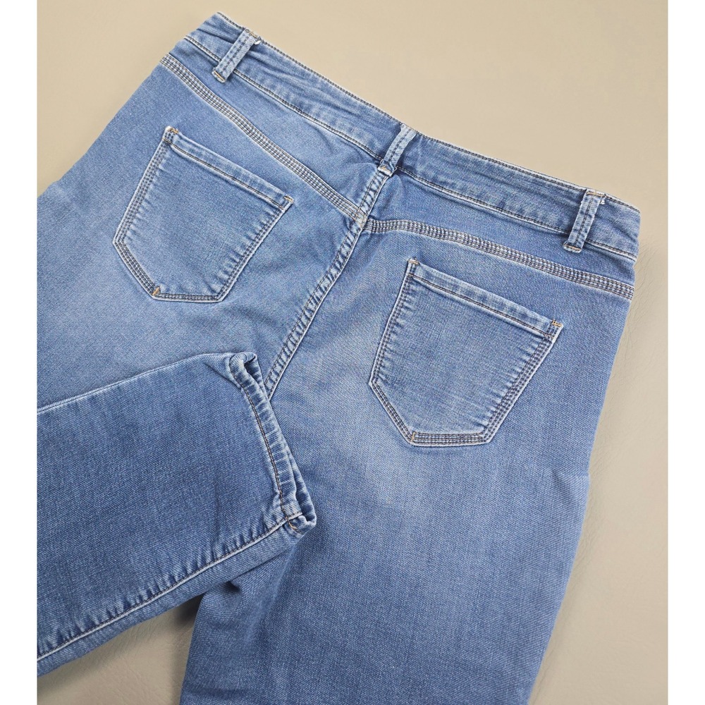Christopher & Banks Women Size 14 Average Medium Wash Straight Leg Stretch Jeans
